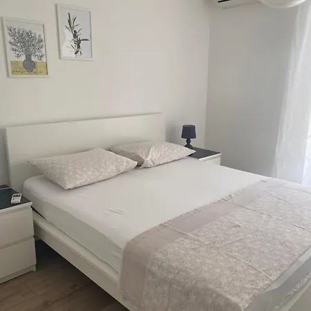 Apartment Igor Makarska