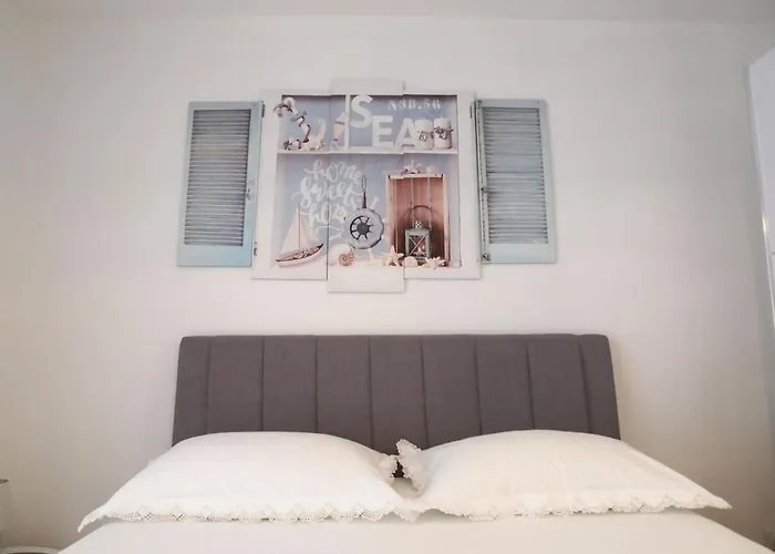 Igor Апартаменти Макарська